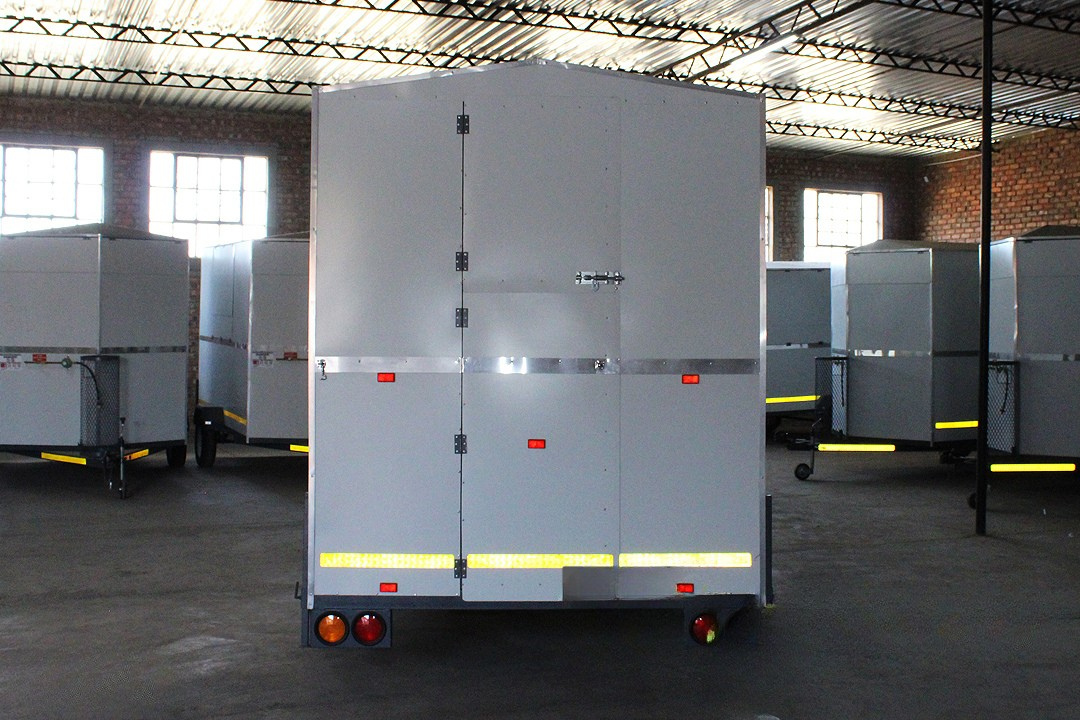 3.4m Mobile Catering Trailer for Sale - Image 5